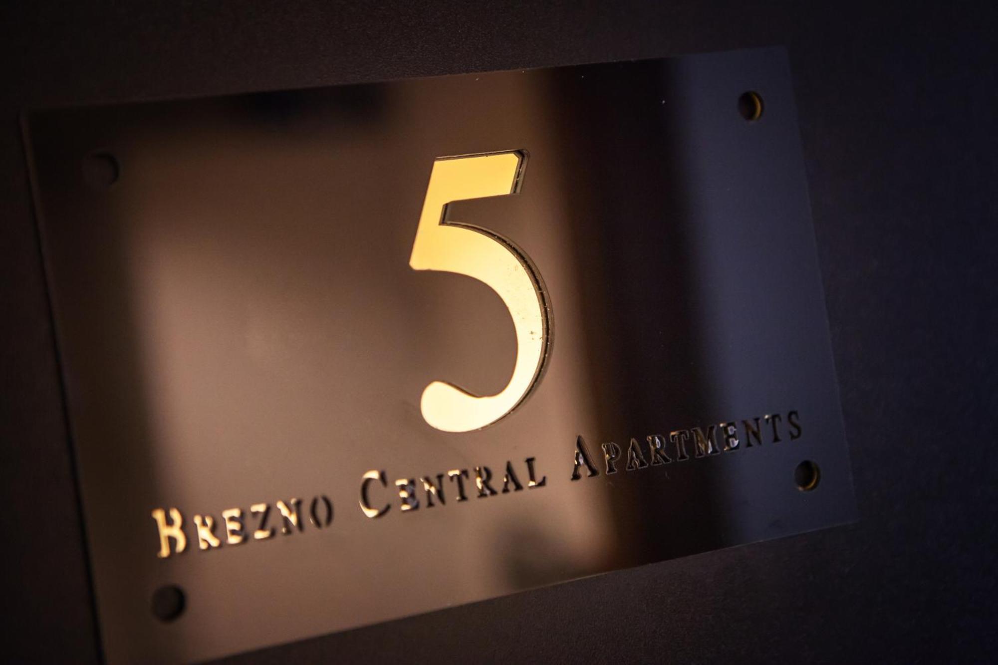 Brezno Central Apartments Екстериор снимка