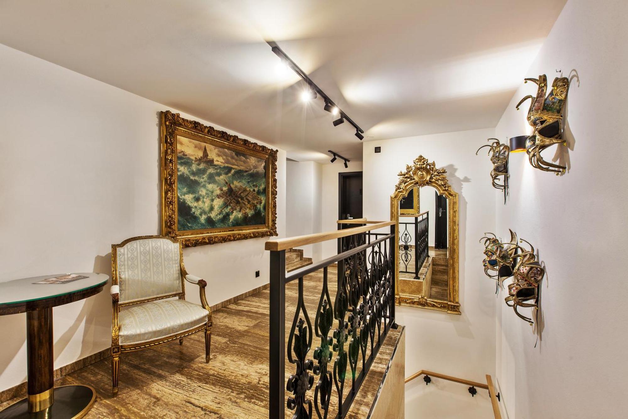 Brezno Central Apartments Екстериор снимка